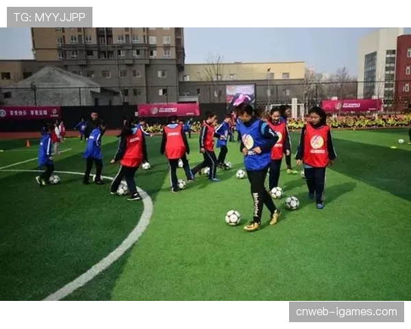 欧冠主题草根足球节在伦敦举办，旨在鼓励社区青少年参与